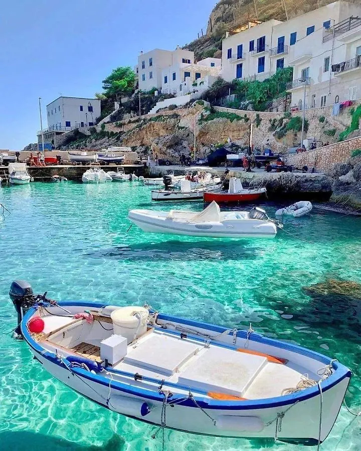 Torre Saracena Vista Mare Bed & Breakfast Valderice 3*,  Italy