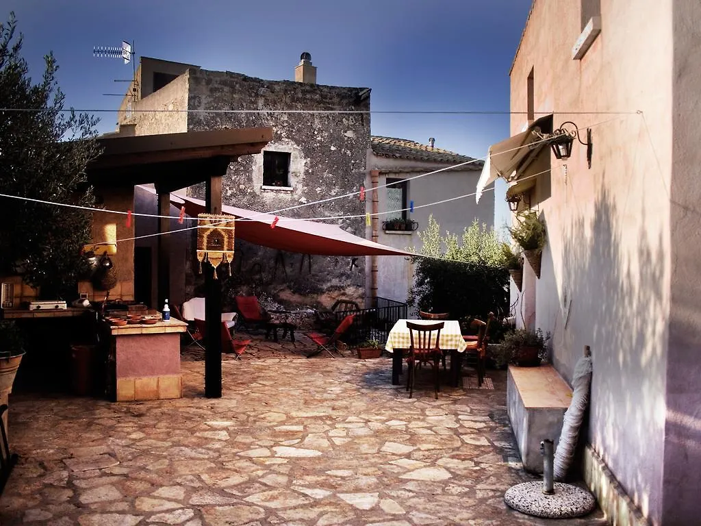 Torre Saracena Vista Mare Bed & Breakfast Valderice