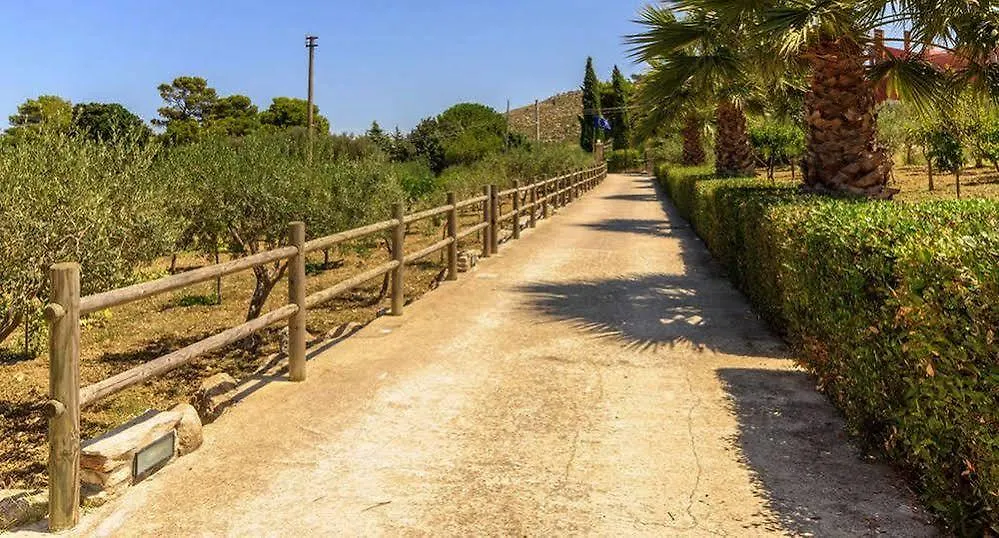 Torre Saracena Vista Mare Bed & Breakfast Valderice